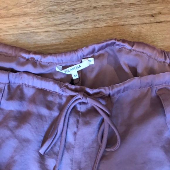 Tula Rosa silky mauve shorts. - Picture 5 of 7